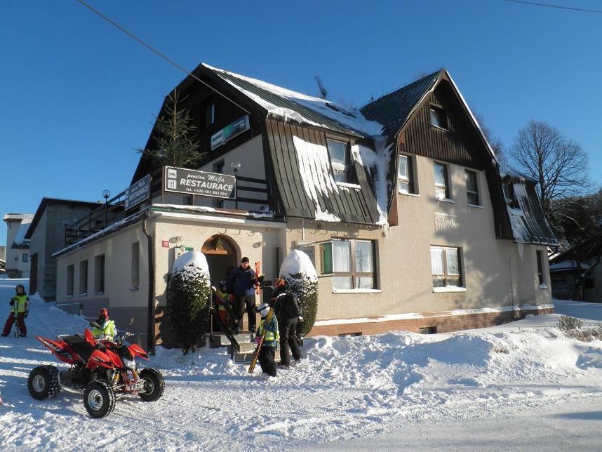 Restaurace A Penzion Maja Benecko Exterior photo